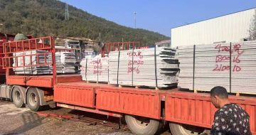 东莞 芝麻灰花岗岩光面毛板出货日常