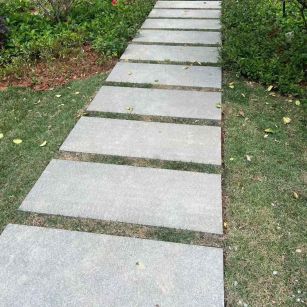 东莞 芝麻黑小区踏步、汀步石铺装效果