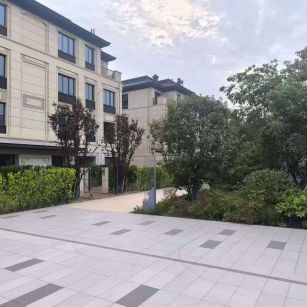 东莞 芝麻白与芝麻白搭配铺装，尺寸1200*600