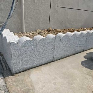 东莞 芝麻白花岗岩花边石铺装效果图