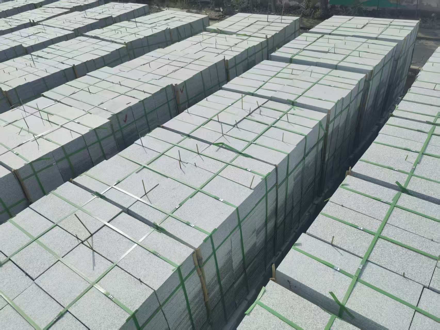 东莞 芝麻白1.8公分火烧300*600地铺，清仓大甩卖