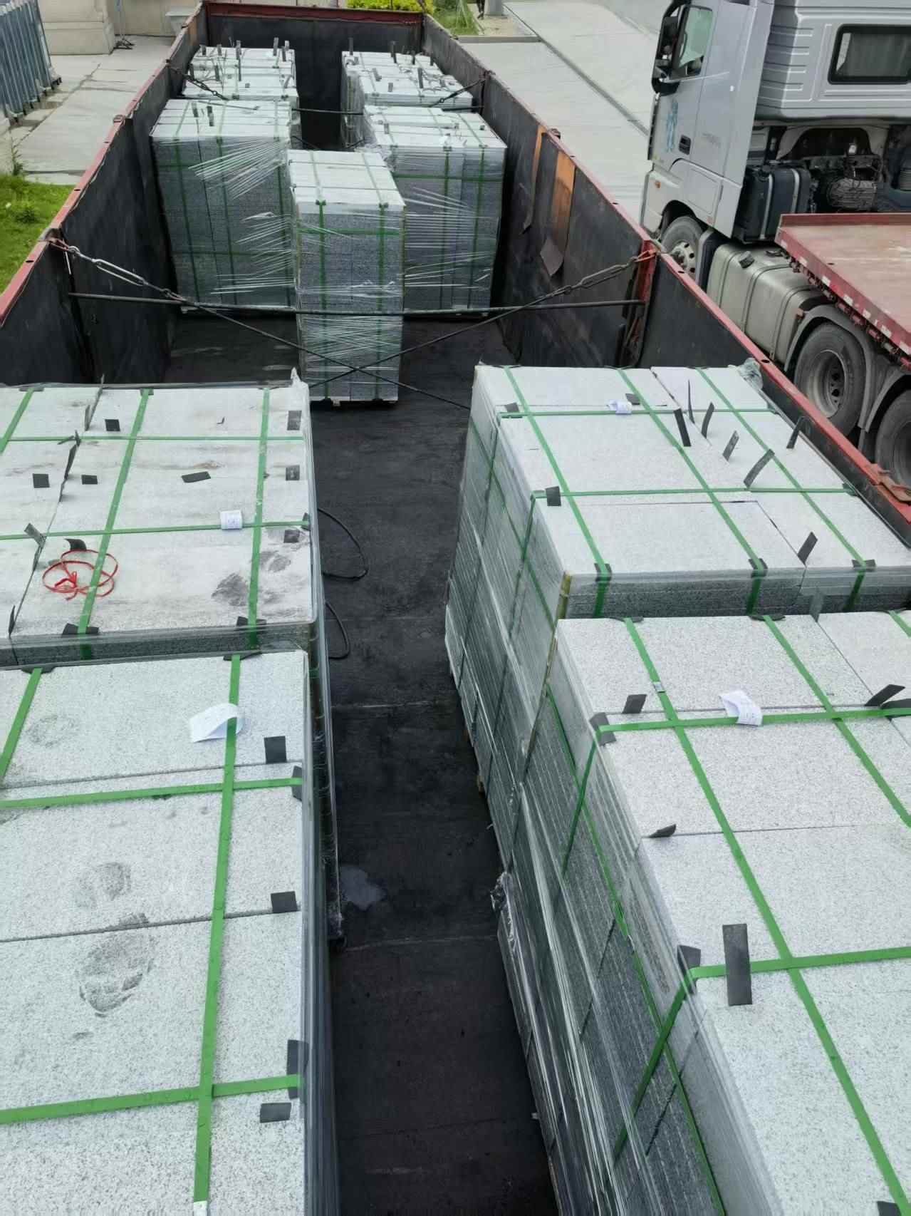 东莞 芝麻白3公分火烧成品-发货