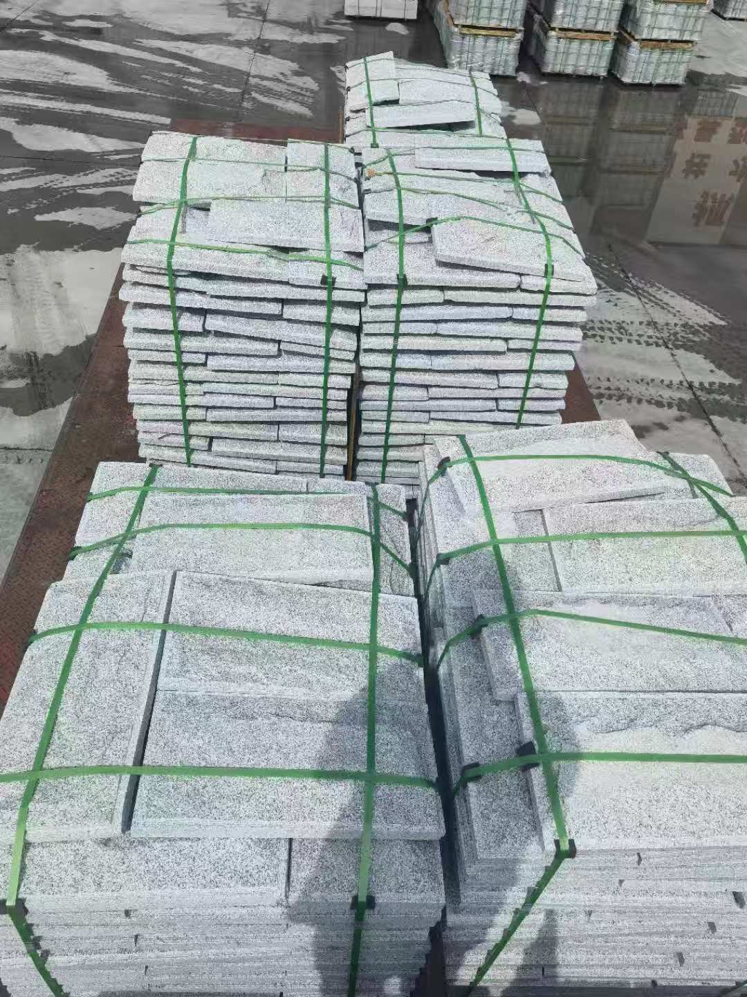 东莞 芝麻白蘑菇石装车出货