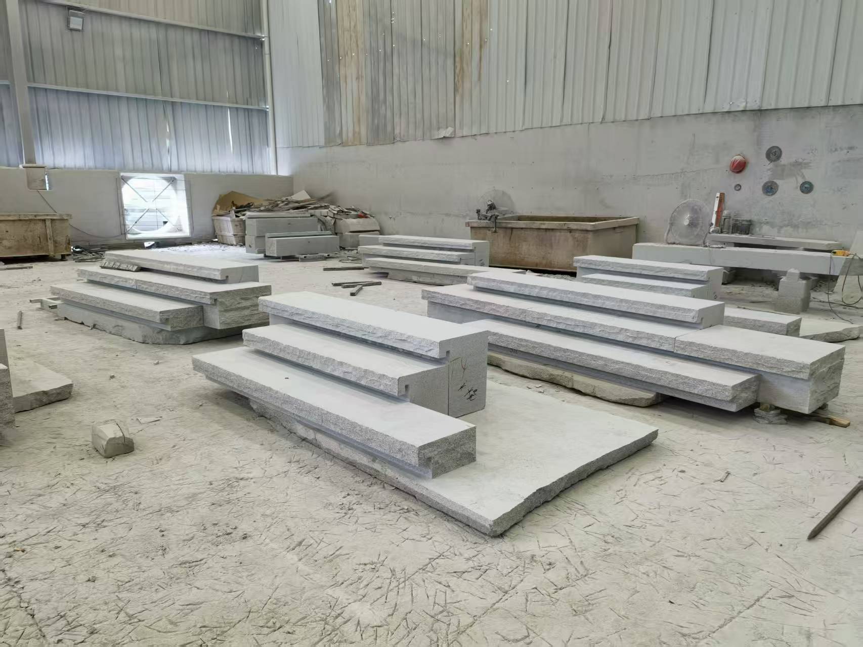 东莞 整石台阶（大面火烧+侧面自然面），出货前厂内拼装