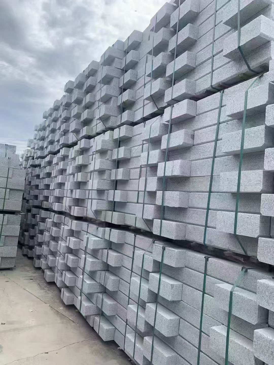 东莞 芝麻灰侧石