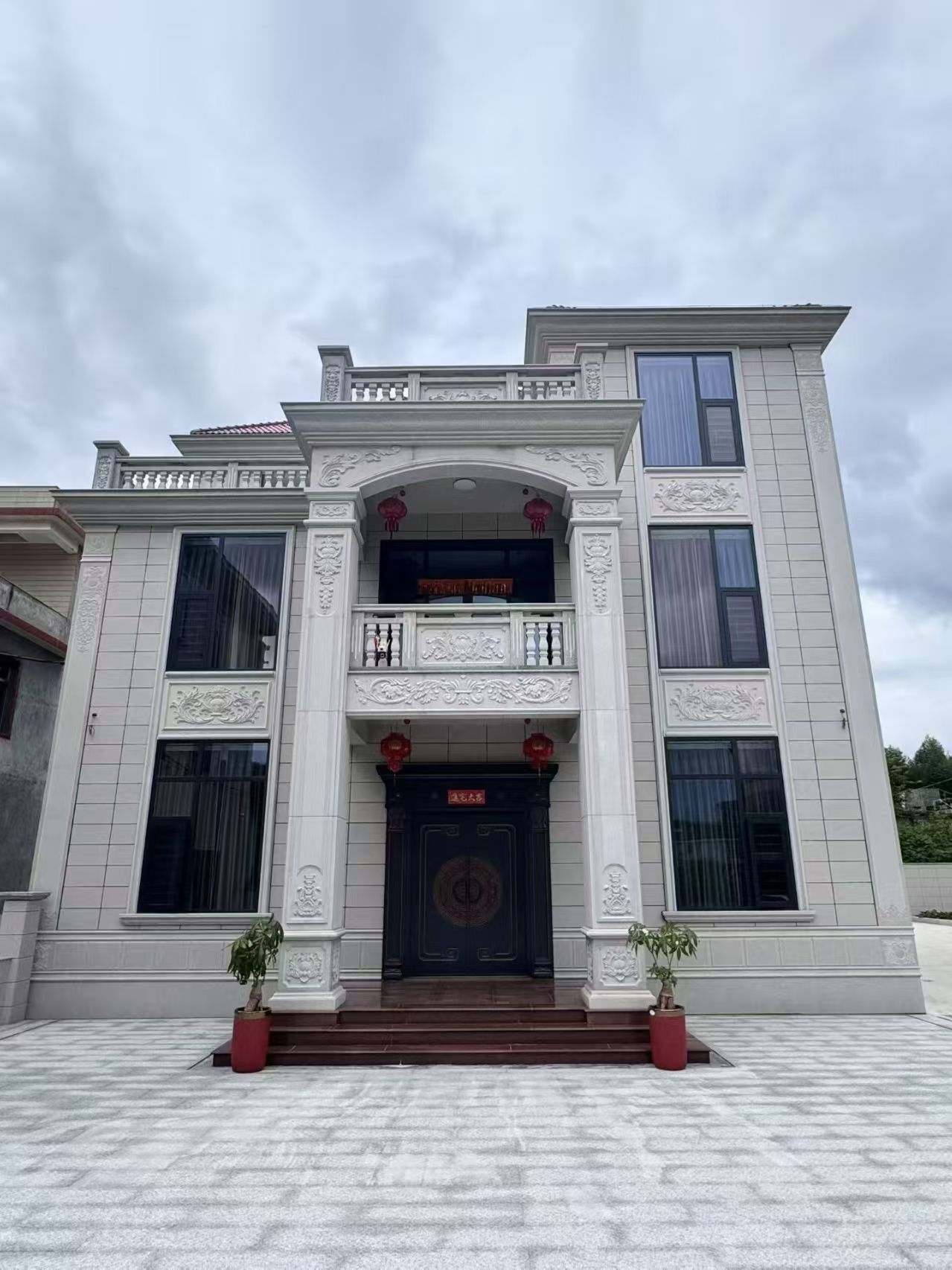 东莞 芝麻白石材别墅干挂案例展示