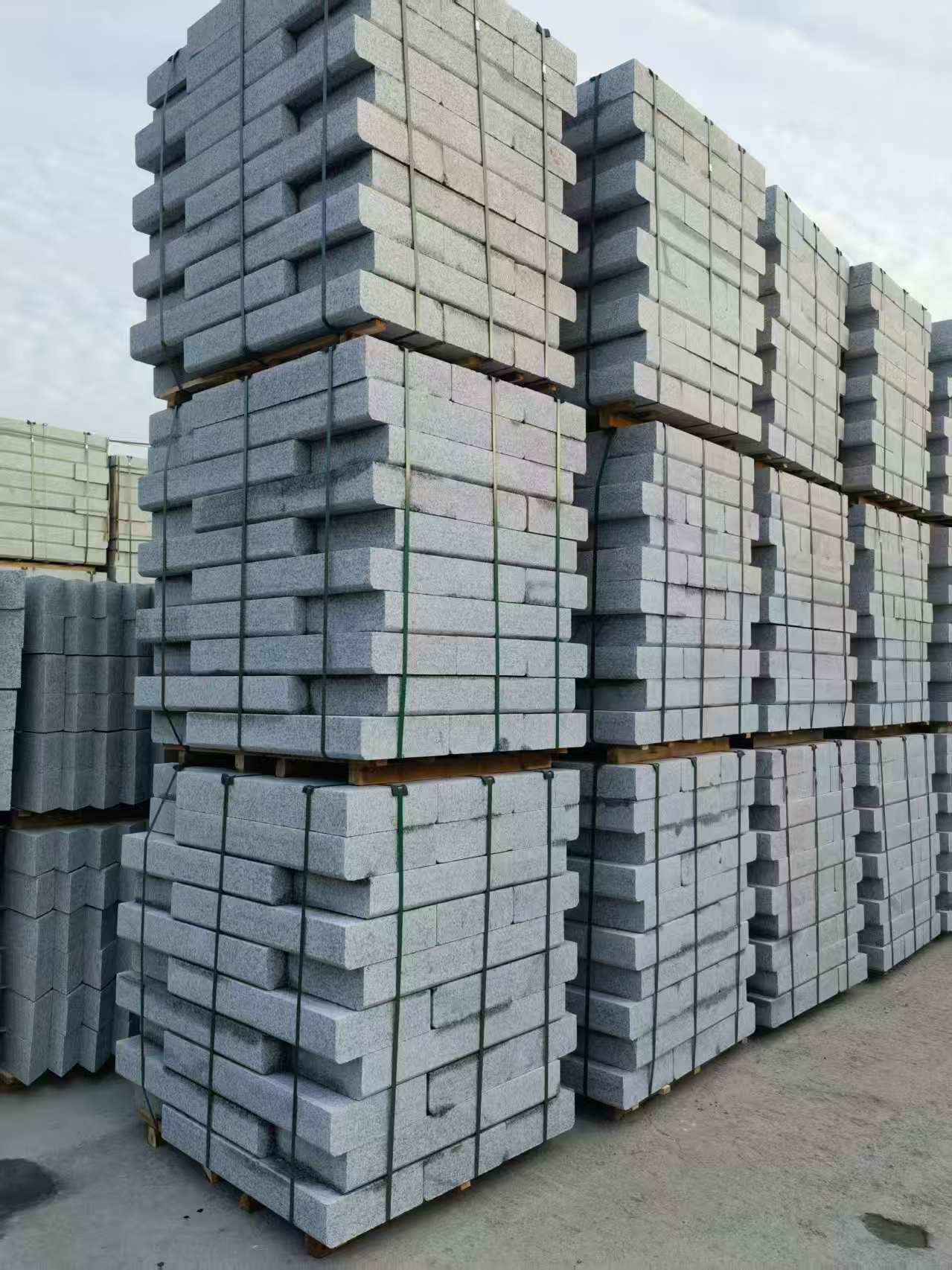 东莞 路沿石（路侧石），颜色一致，尺寸标准