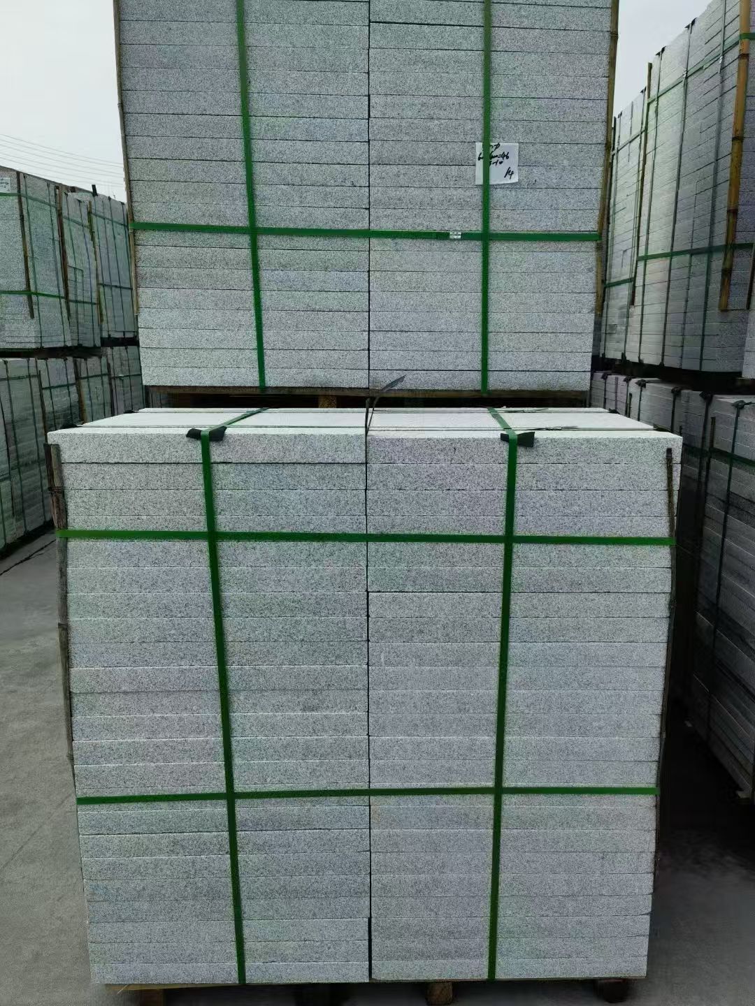 东莞 火烧面地铺石，街道广场园林市政工程板，1.8~5.0厚均有现货